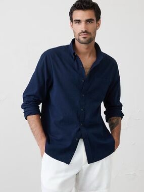 Banana republic men’s navy button down shirt